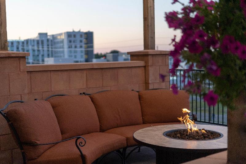 Staybridge Suites Marquette image
