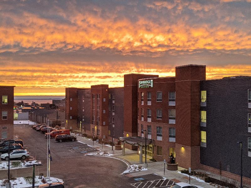 Staybridge Suites Marquette image