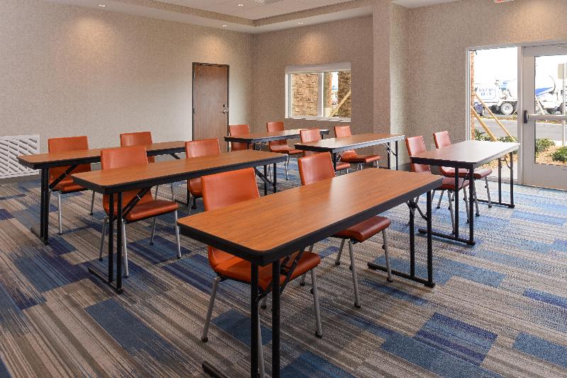 Holiday Inn Express & Suites Trinity By IHG image