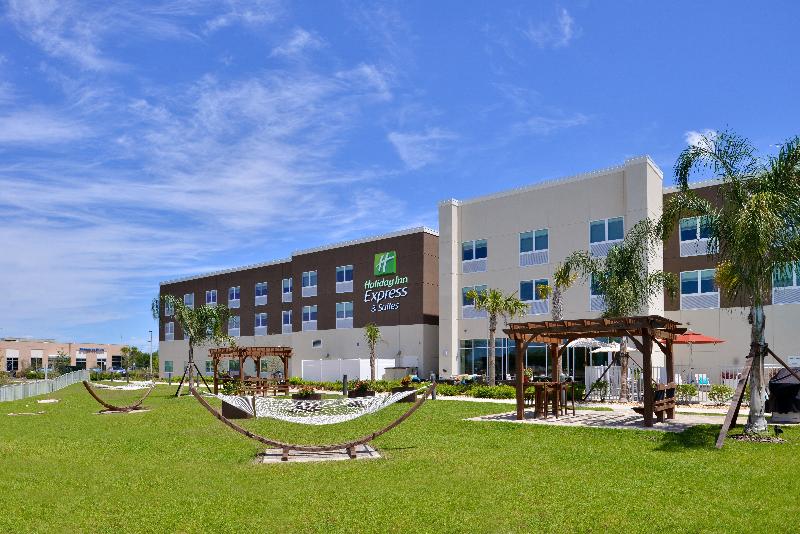 Holiday Inn Express & Suites Trinity By IHG image