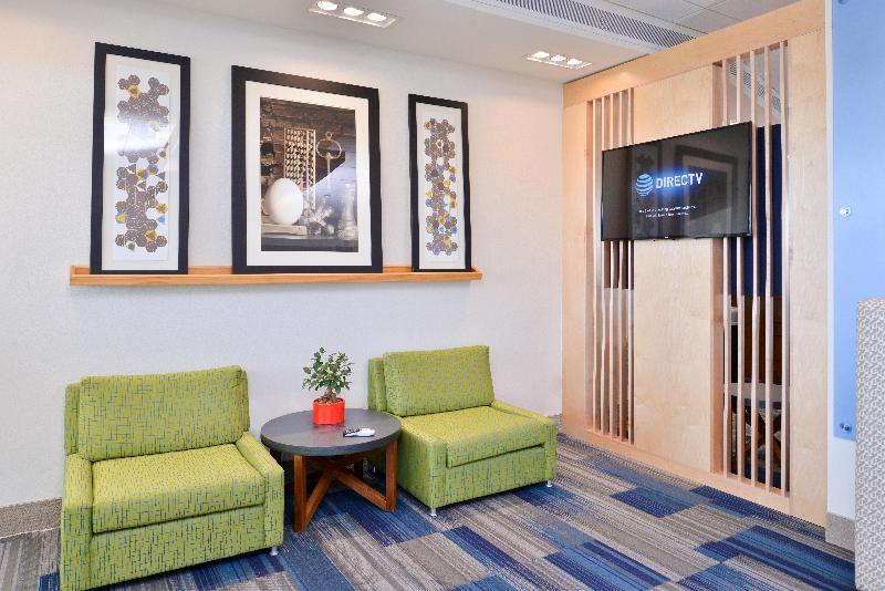 Holiday Inn Express & Suites Trinity By IHG image
