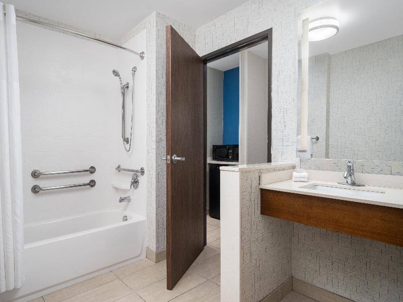 Holiday Inn Express & Suites Trinity By IHG image