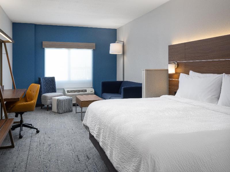 Holiday Inn Express & Suites Trinity By IHG image