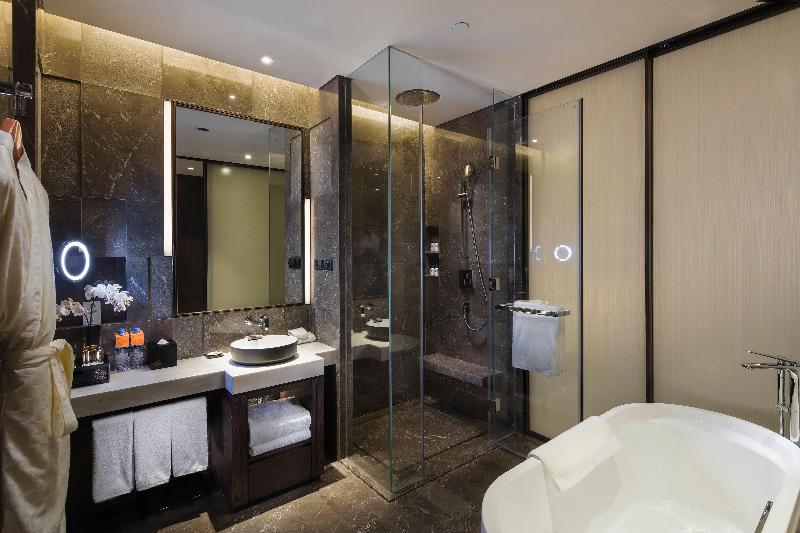 Holiday Inn Zhangjiakou Downtown by IHG image