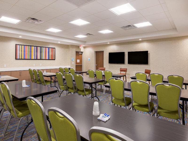 Holiday Inn Express and Suites Prosser-Yakima Vall image