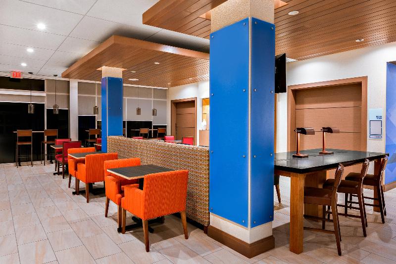 Holiday Inn Express and Suites Prosser-Yakima Vall image