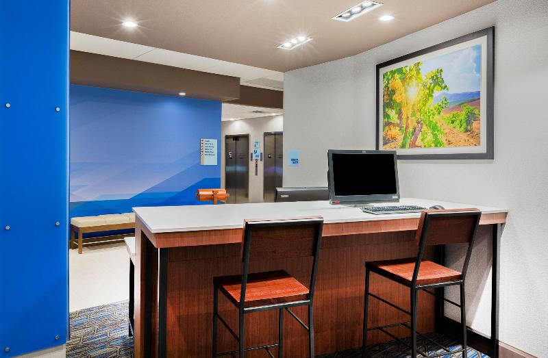 Holiday Inn Express and Suites Prosser-Yakima Vall image