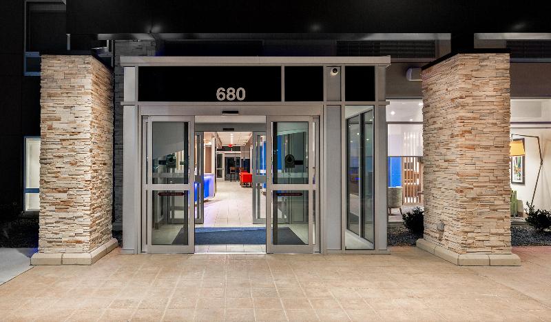 Holiday Inn Express and Suites Prosser-Yakima Vall image