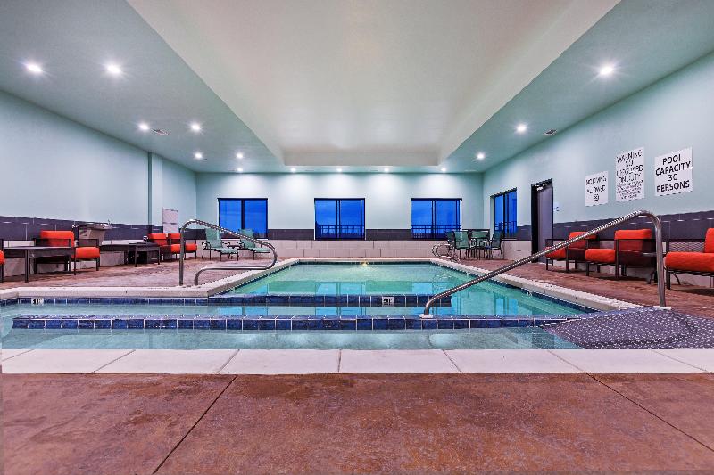 Holiday Inn Express and Suites Perryton image