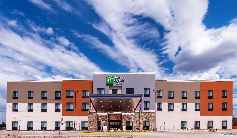 Holiday Inn Express and Suites Perryton image