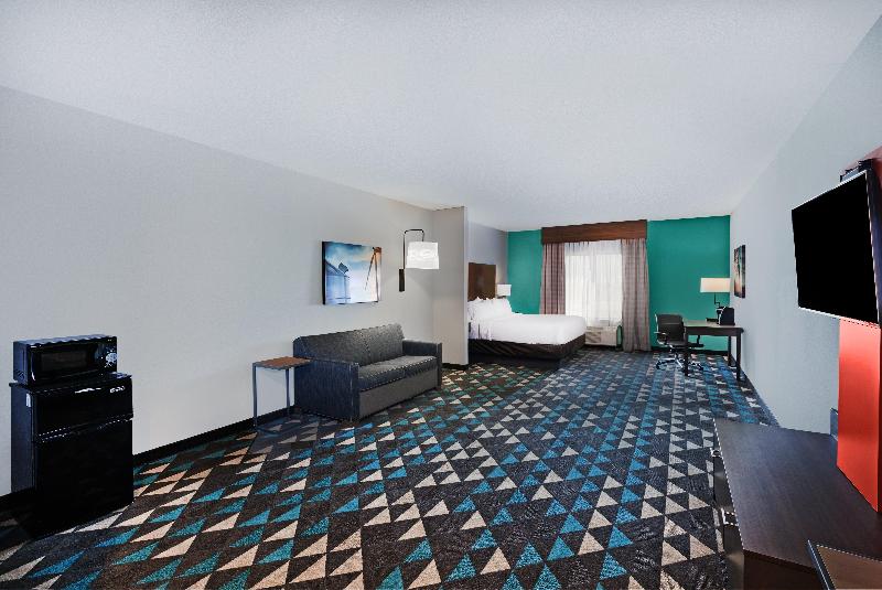 Holiday Inn Express and Suites Perryton image