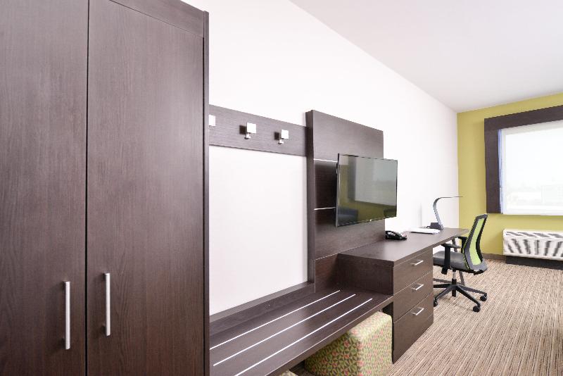 Holiday Inn Express Donaldsonville photo 23