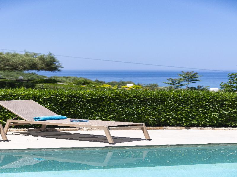 Carme Villas image