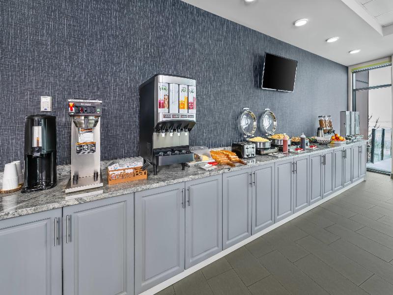Park Inn by Radisson Edmonton Airport image