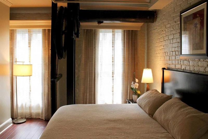 La Galerie French Quarter Hotel image