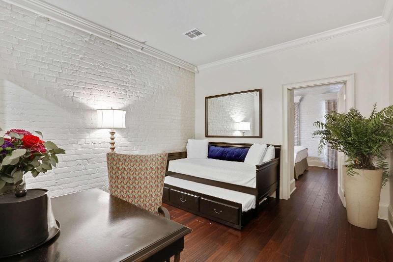 La Galerie French Quarter Hotel image