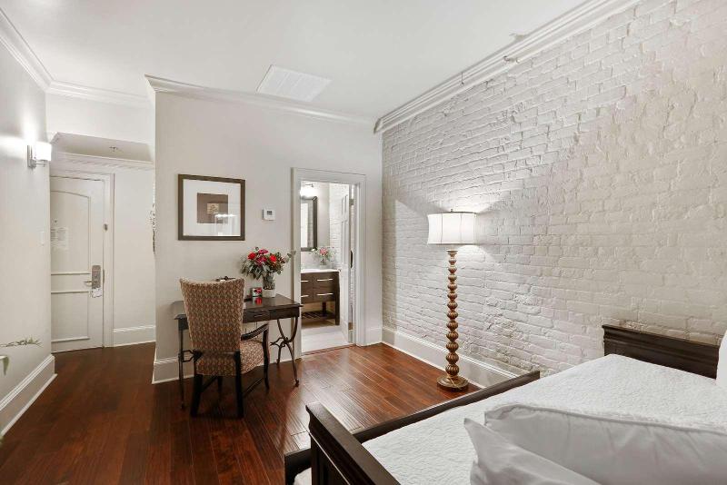 La Galerie French Quarter Hotel image