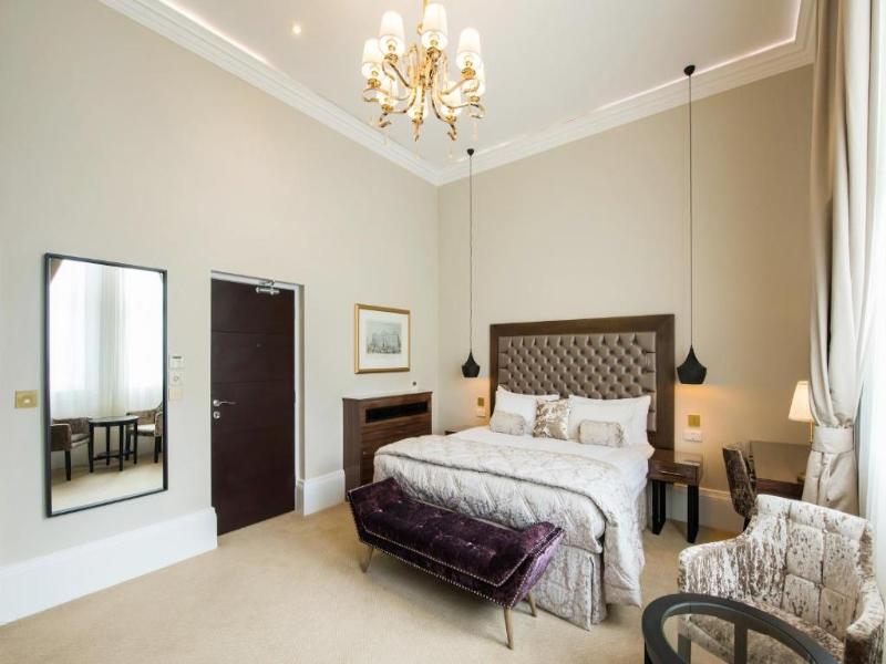 The Lansbury Heritage A Sunday Ht- Canary Wharf image