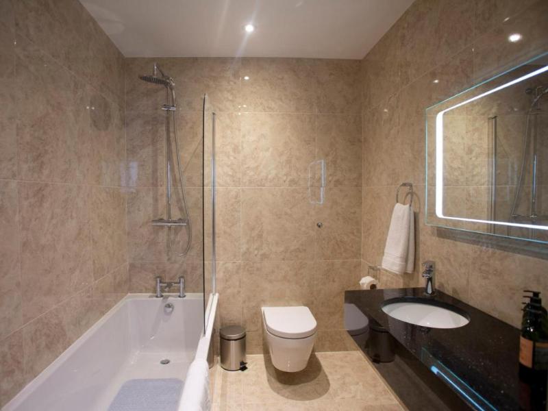 The Lansbury Heritage A Sunday Ht- Canary Wharf image