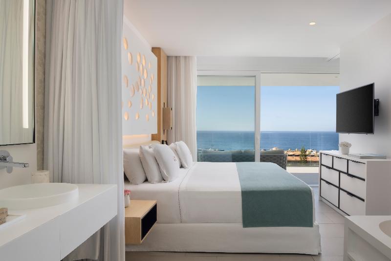 Royal Hideaway Corales Suites image