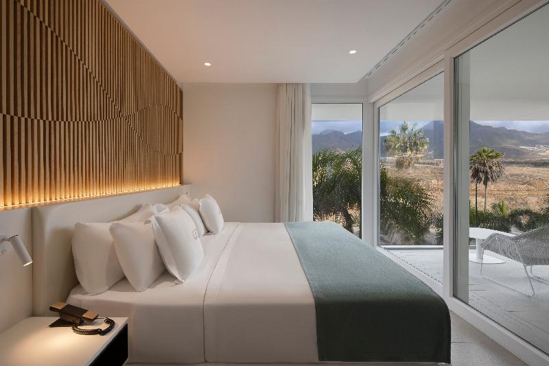Royal Hideaway Corales Suites image