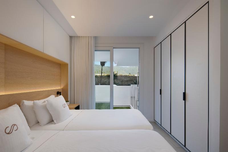 Royal Hideaway Corales Suites image