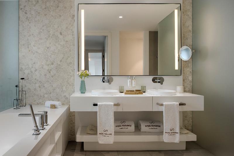 Royal Hideaway Corales Suites image