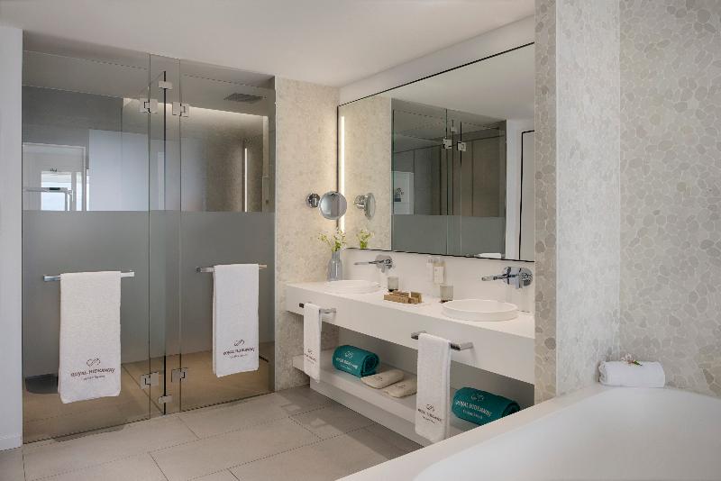 Royal Hideaway Corales Suites image