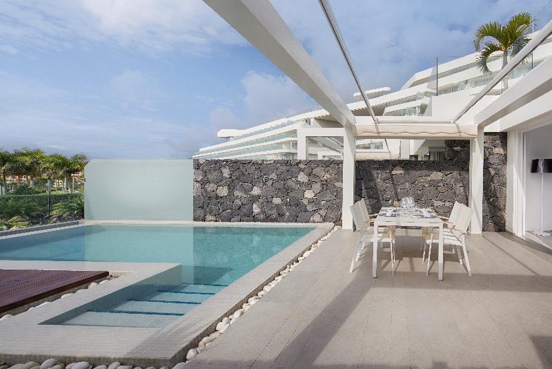 Royal Hideaway Corales Suites image