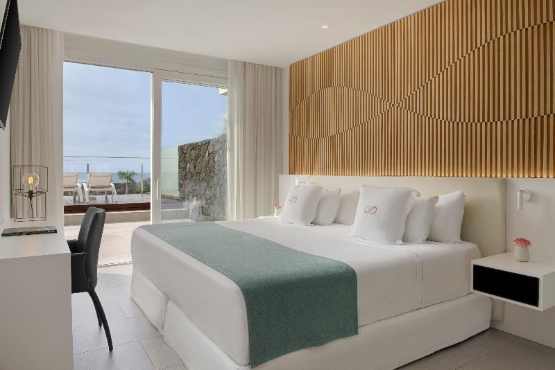 Royal Hideaway Corales Suites image