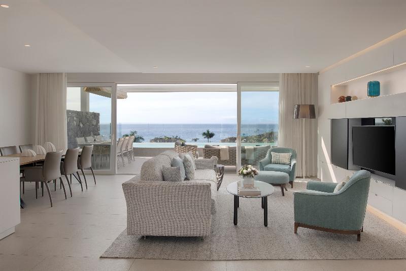 Royal Hideaway Corales Suites image
