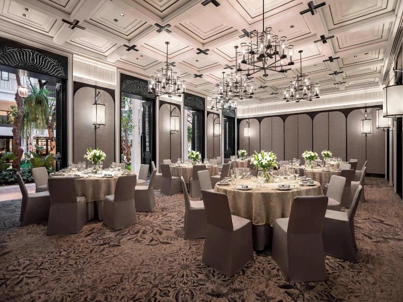Marriott Bangkok Hotel The Surawongse image