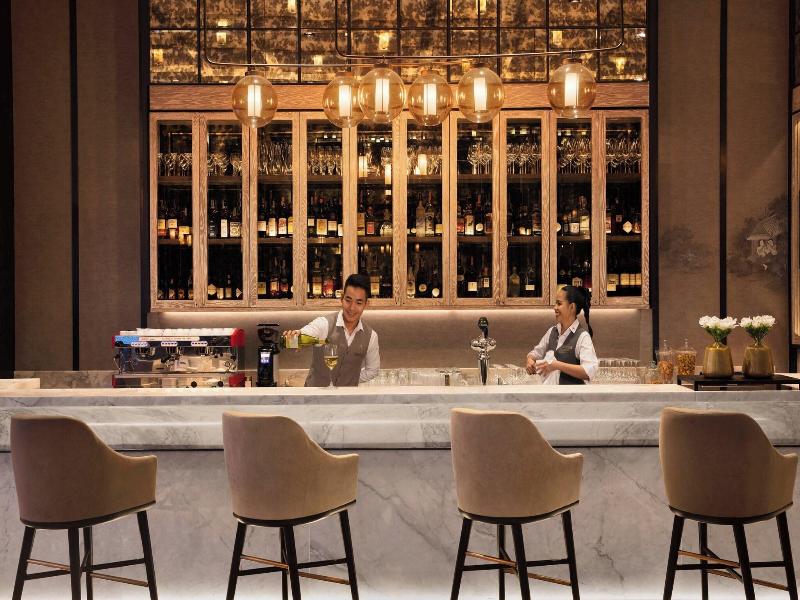 Marriott Bangkok Hotel The Surawongse image