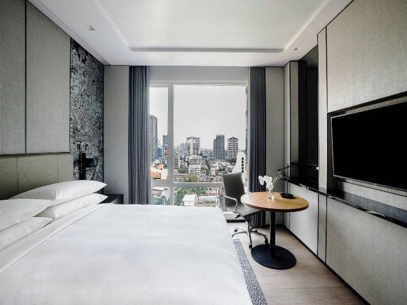 Marriott Bangkok Hotel The Surawongse image