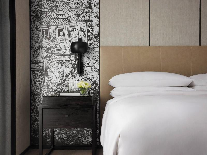 Marriott Bangkok Hotel The Surawongse image
