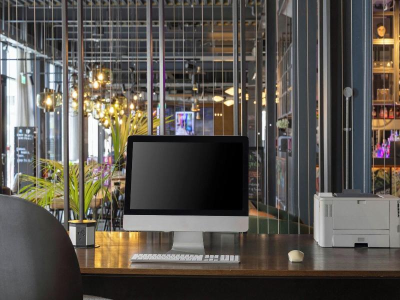 Moxy London Heathrow Airport image
