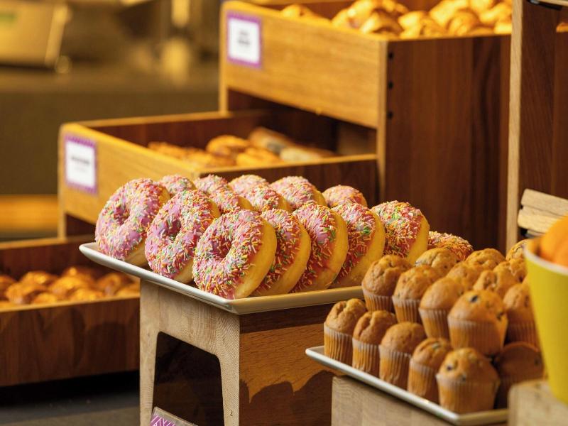 Moxy London Heathrow Airport image