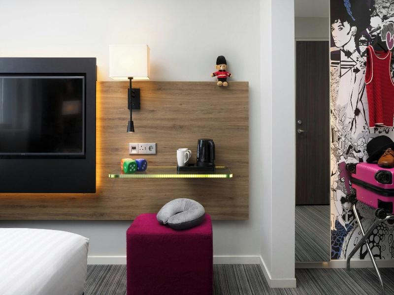 Moxy London Heathrow Airport image