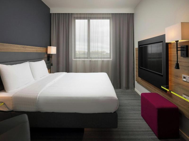 Moxy London Heathrow Airport image