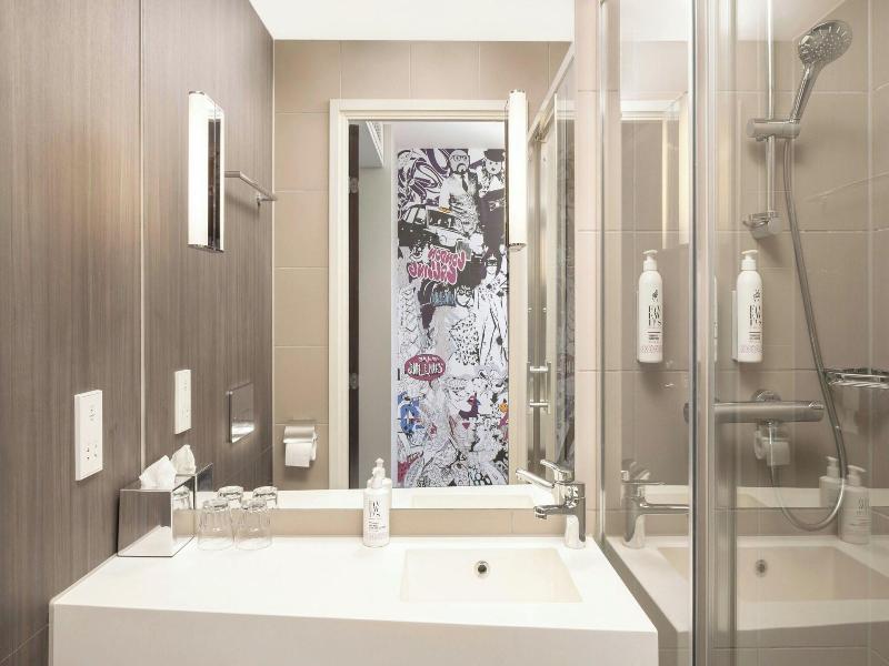 Moxy London Heathrow Airport image