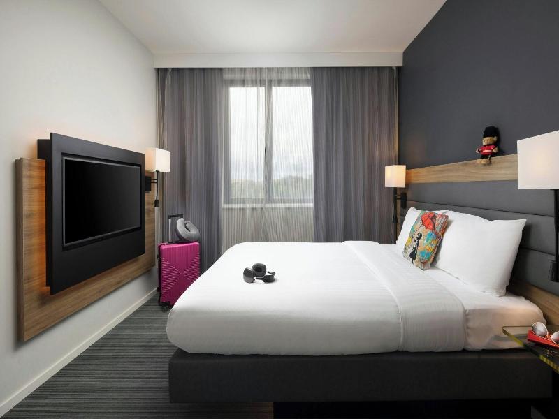 Moxy London Heathrow Airport image