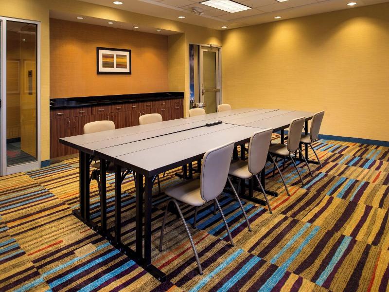 Fairfield Inn & Suites St. Louis Westport image