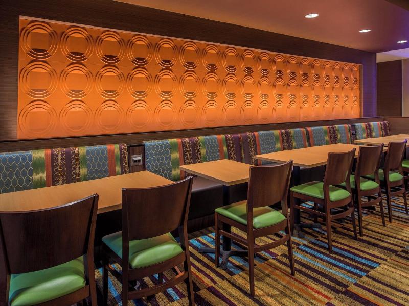 Fairfield Inn & Suites St. Louis Westport image