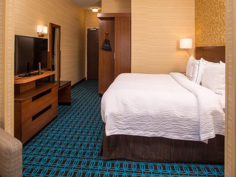 Fairfield Inn & Suites St. Louis Westport image