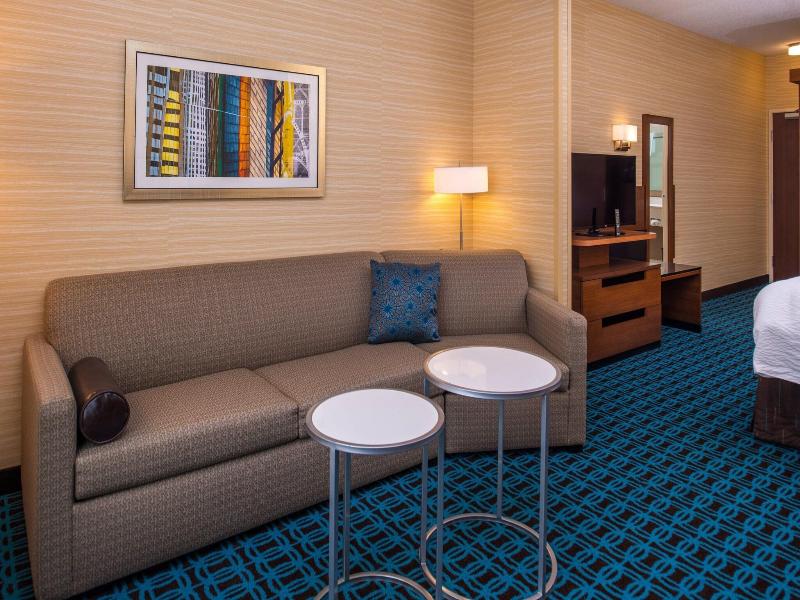 Fairfield Inn & Suites St. Louis Westport image