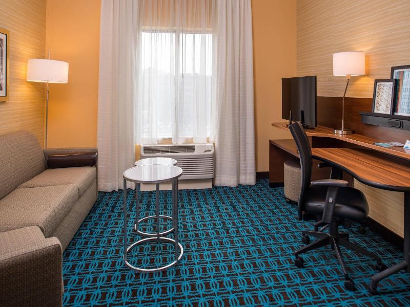 Fairfield Inn & Suites St. Louis Westport image