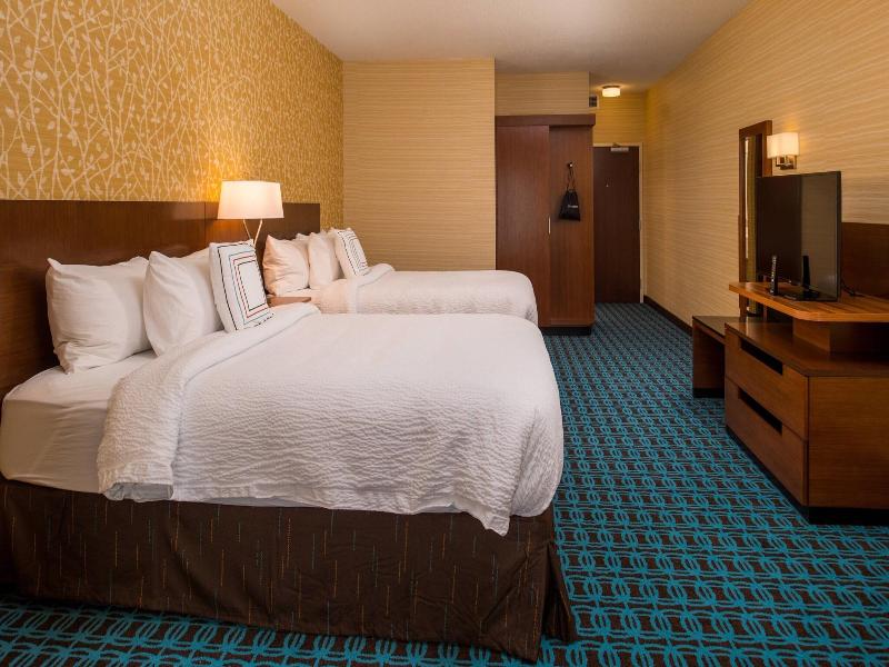 Fairfield Inn & Suites St. Louis Westport image