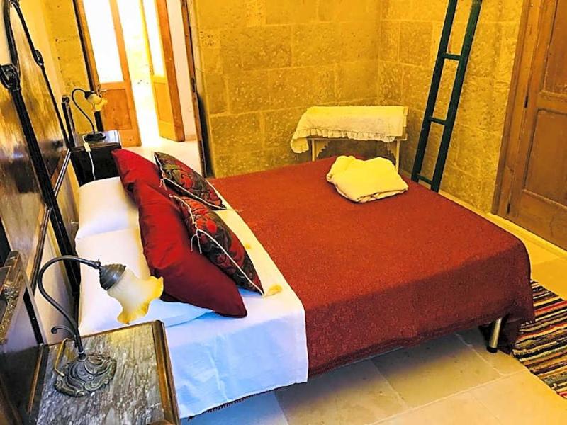 Borgo in corte image