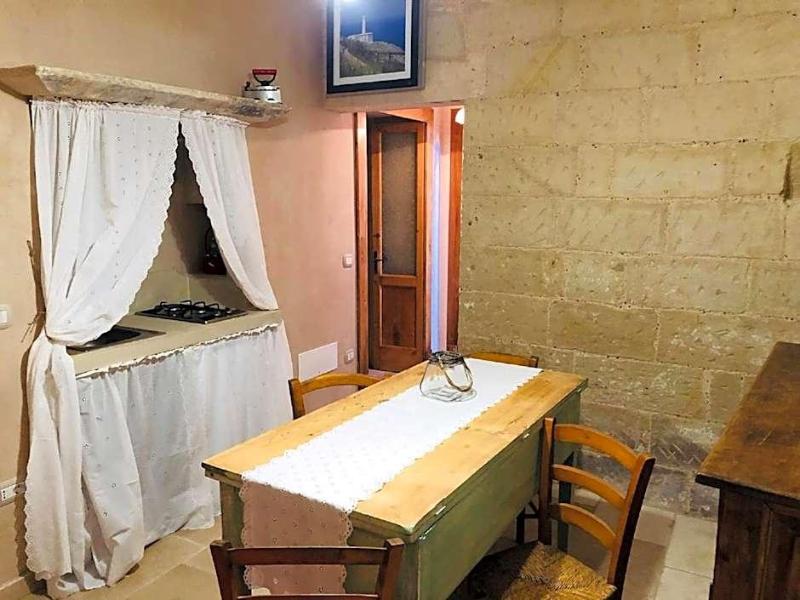 Borgo in corte image