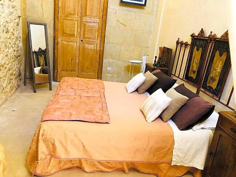 Borgo in corte image